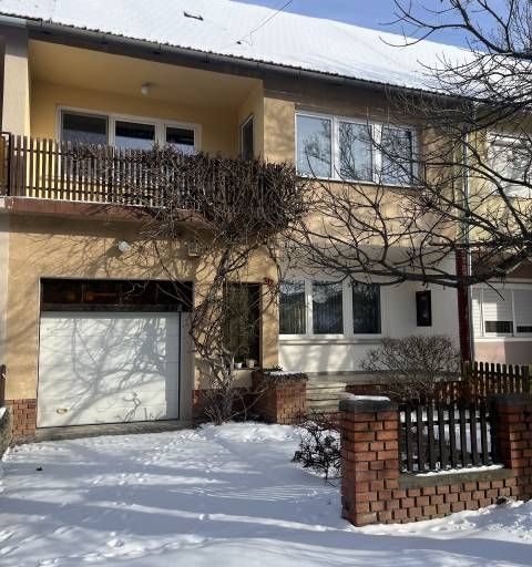 119 m2-es, nappali + 3 szobás sorház, beépíthető padlástérrel, garázzsal, pincével, kerttel eladó. – 1. kép